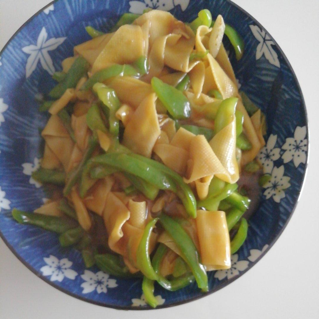 尖椒炒干豆腐