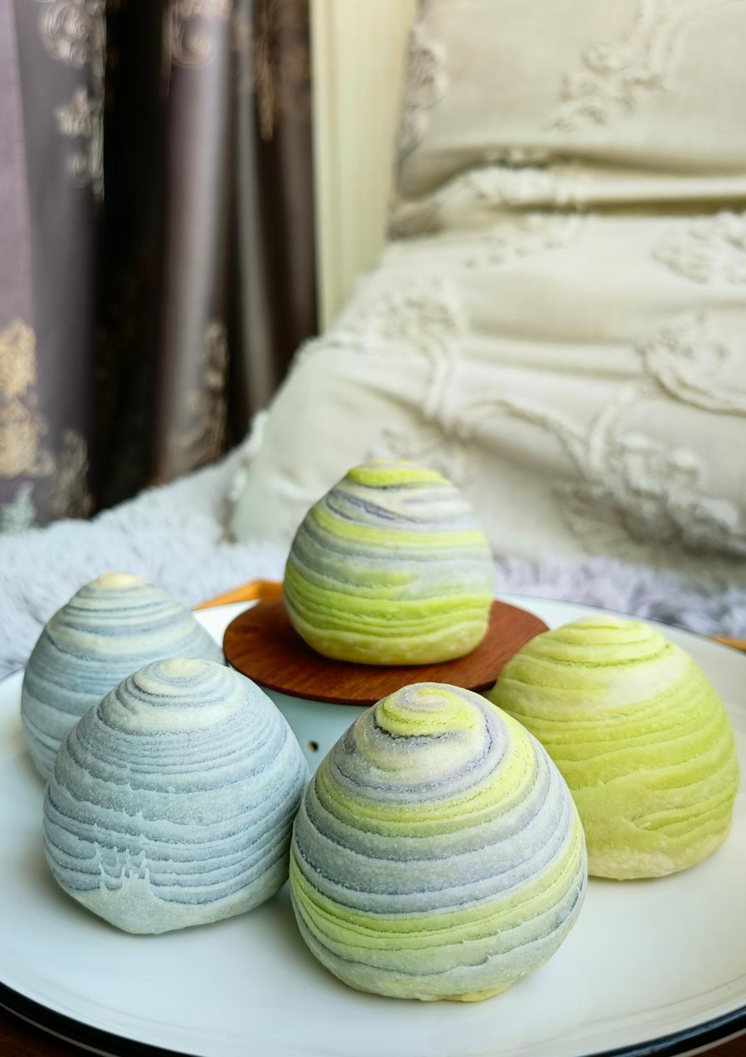 彩色螺旋蛋黄酥