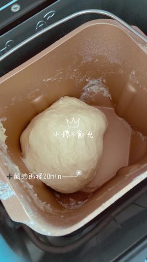 小婷食光🔆☁️奶香北海道吐司.柏翠9709面包机和面法的做法 步骤2