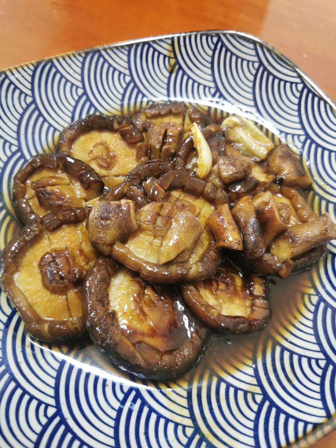 鲜嫩多汁，比鲍鱼还好吃红烧香菇
