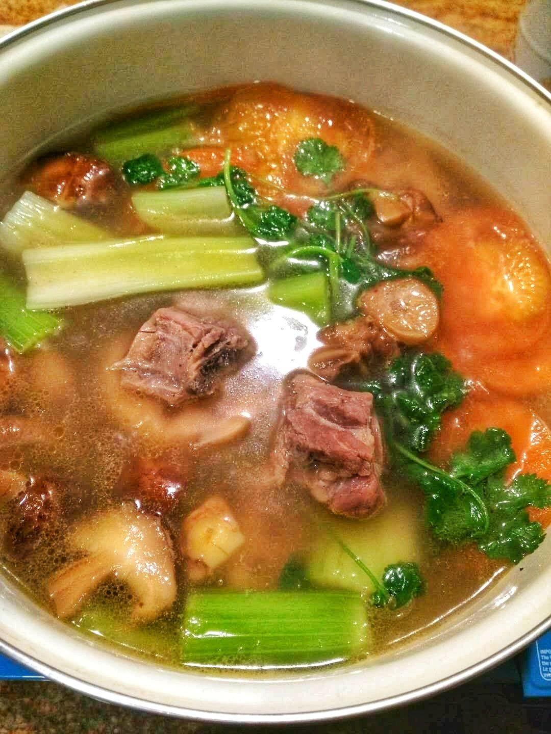 丽江腊排骨火锅