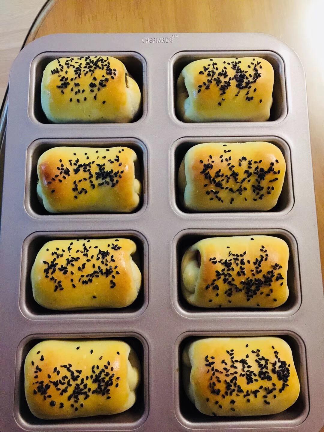 无油低糖的火腿海苔肉松小面包