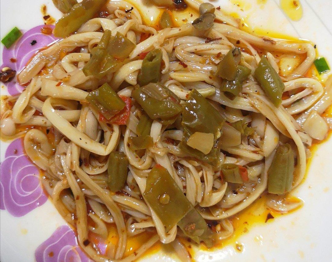 手撕白玉菇
