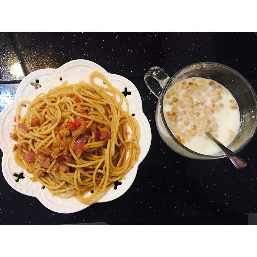 番茄肉酱意大利面