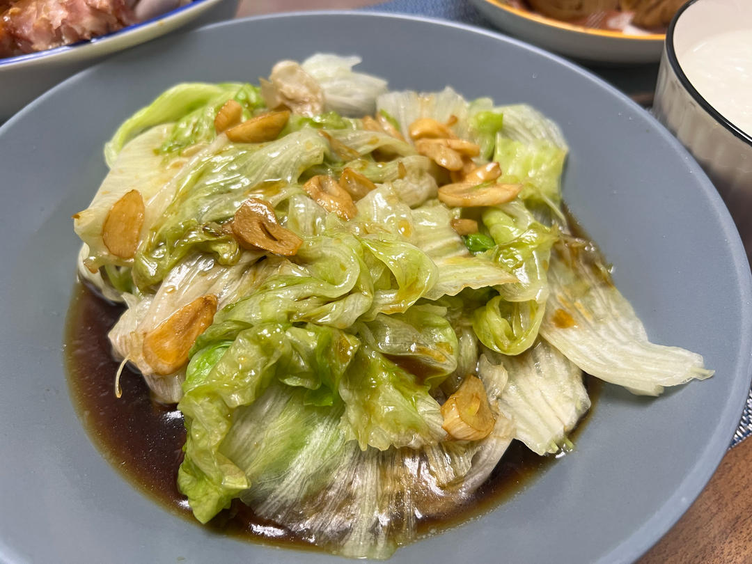 素菜：蚝油西生菜，晚上吃了半棵菜😜