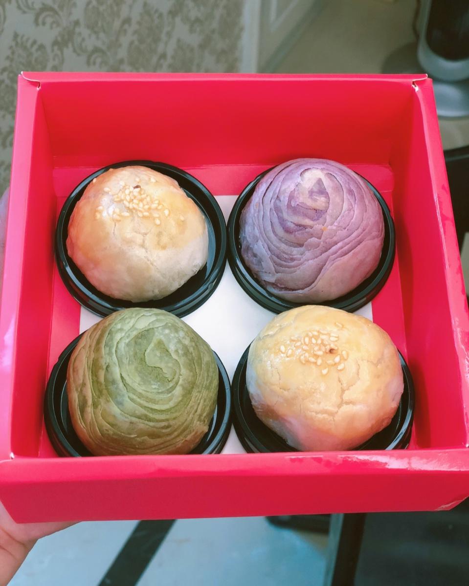 蛋黄酥~紫薯、抹茶、原味~花好月圆，中秋快乐~内附一次做六色蛋黄酥方法~