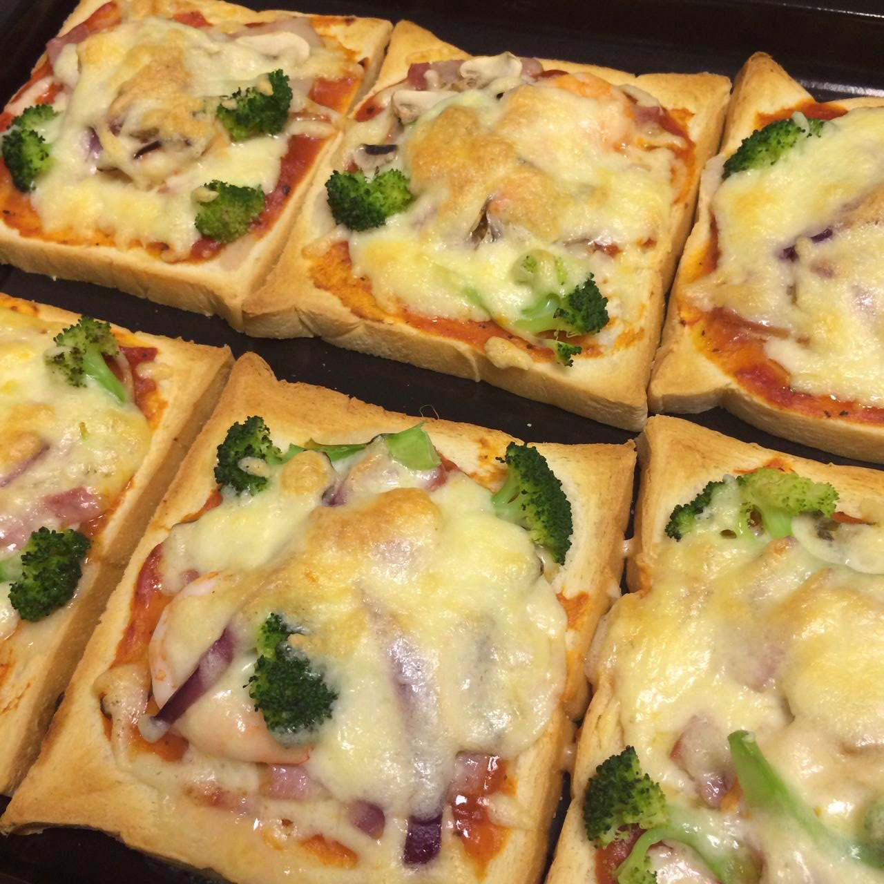 厚底鲜虾培根披萨