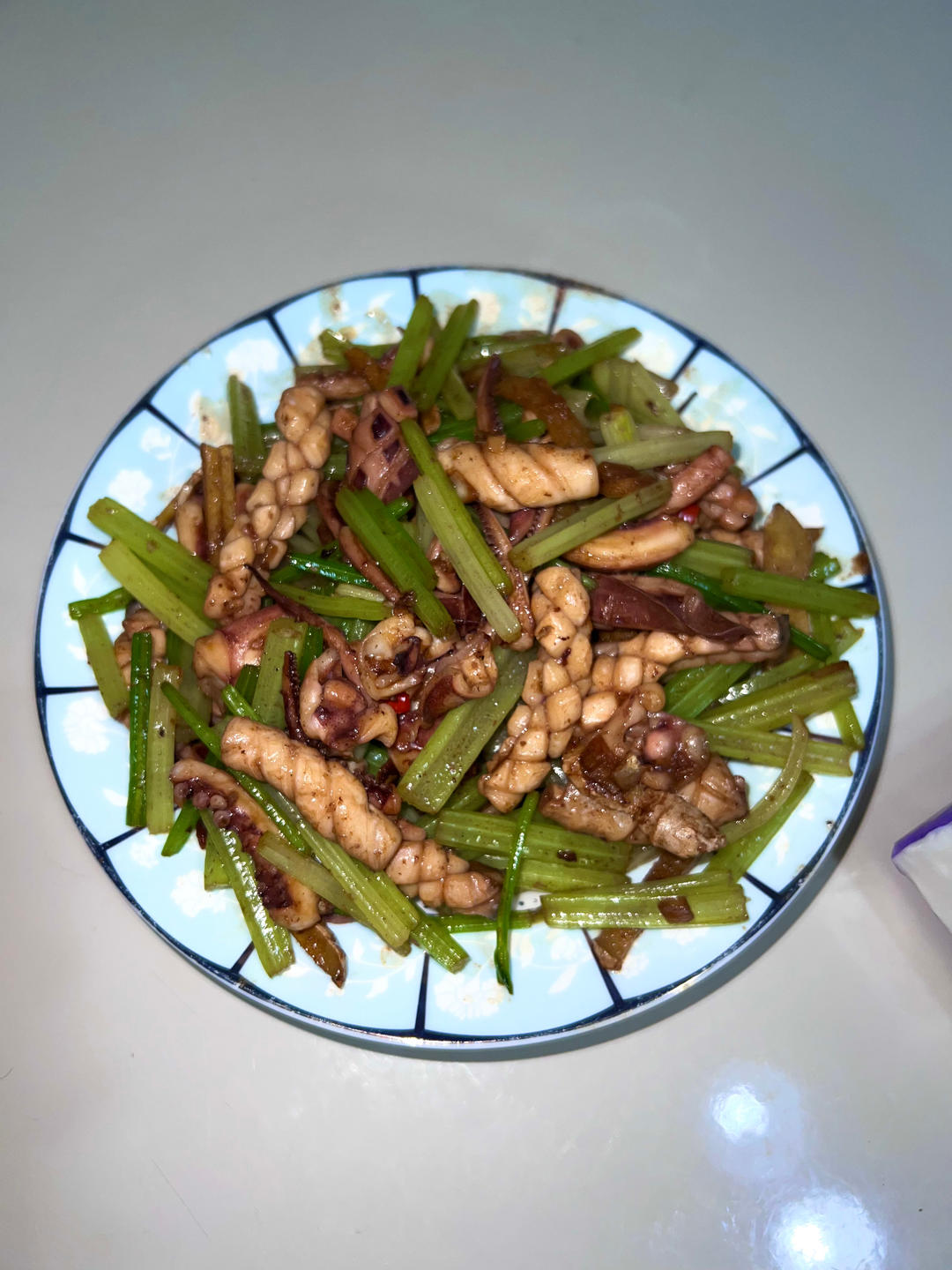 香芹爆炒鲜鱿