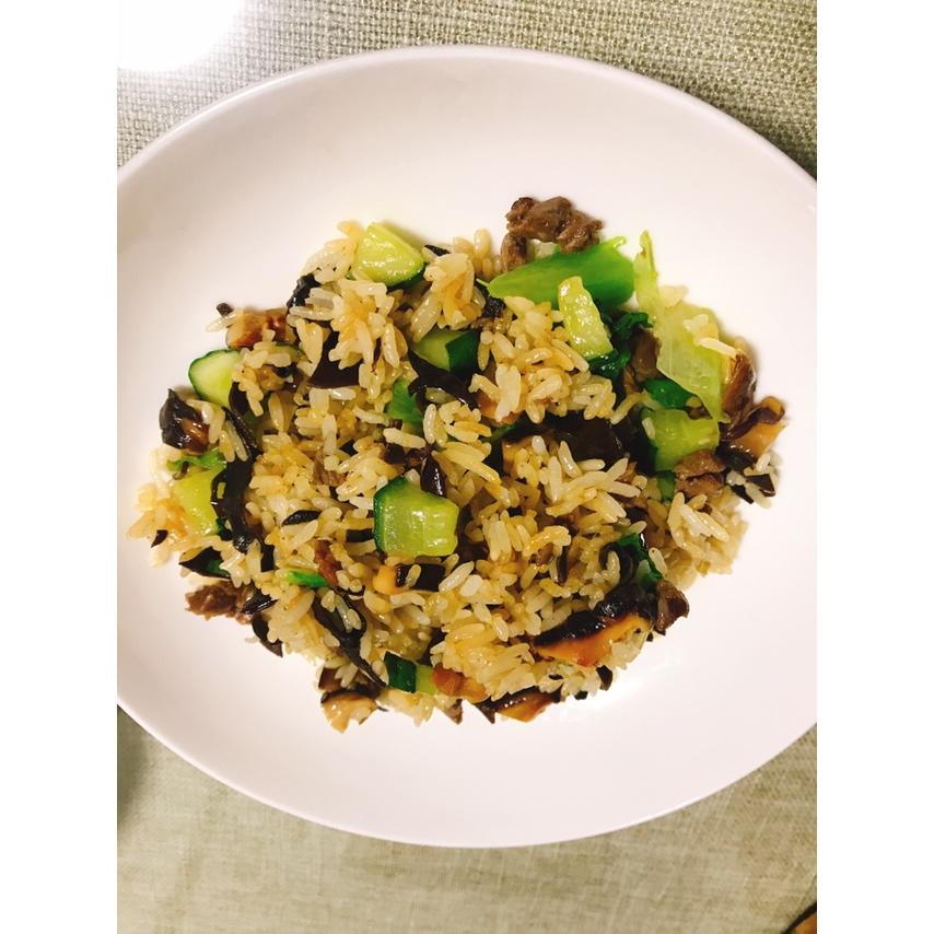牛肉粒蔬菜炒饭