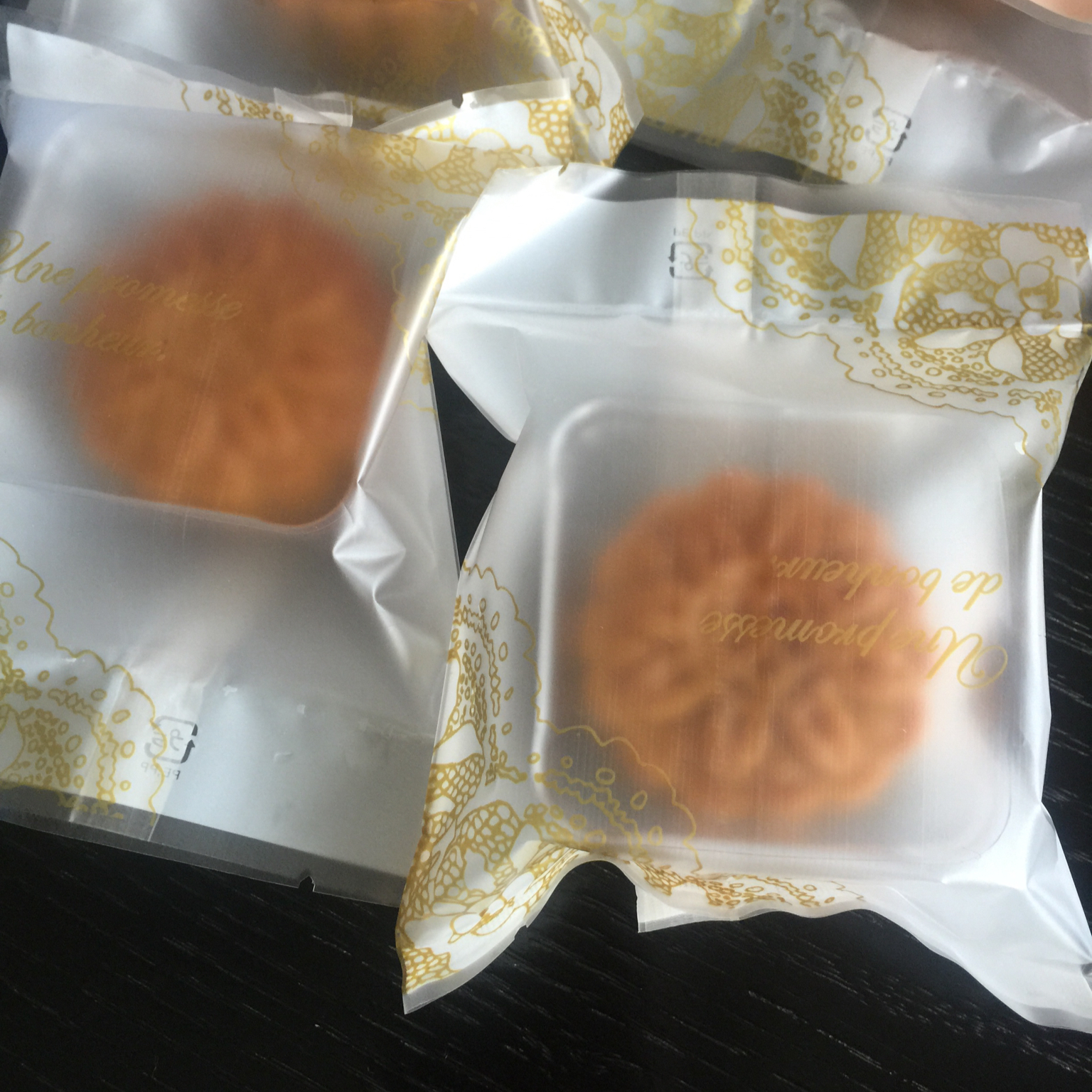 广式月饼——蛋黄莲蓉月饼