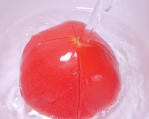 宝宝辅食:番茄厚蛋烧的做法 步骤1