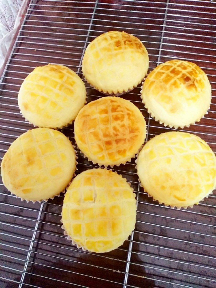 好吃到炸裂的港式菠萝包（附带制作酥皮的小视频）