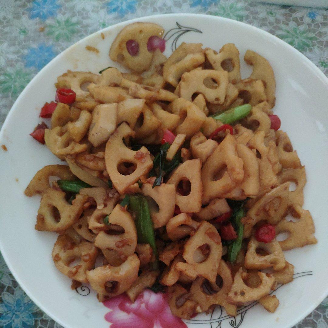 家常快手菜小炒藕丁真香