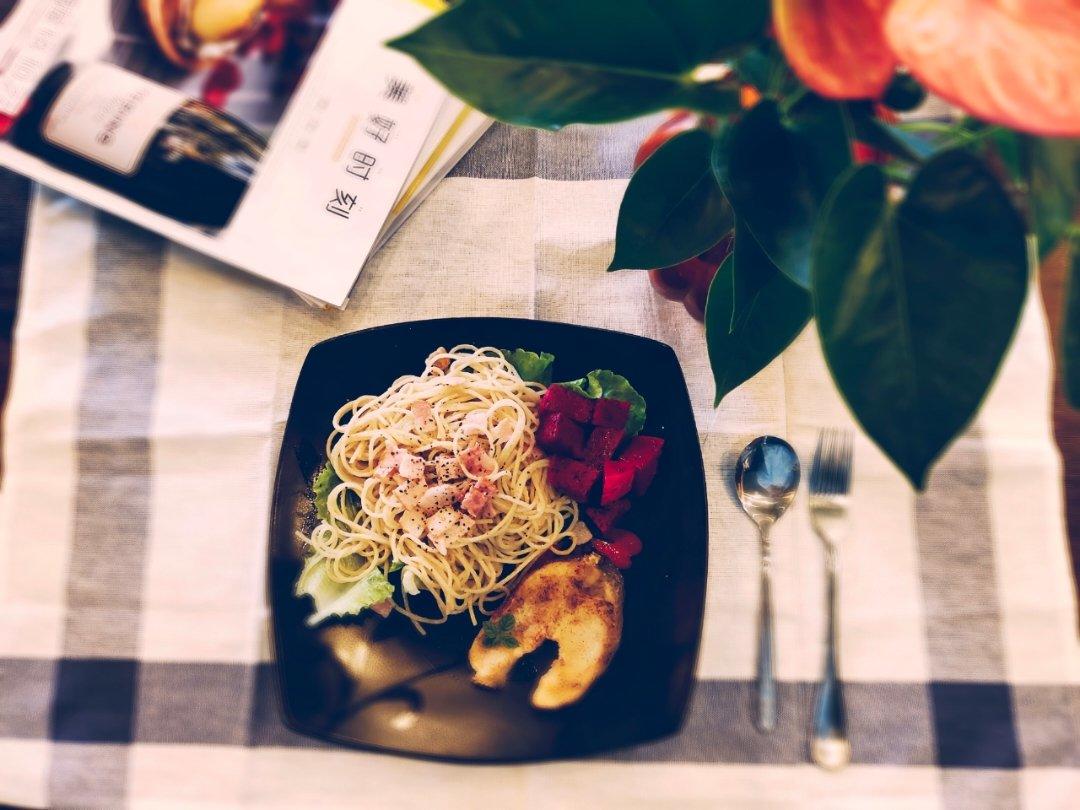 香煎鳕鱼配白汁培根意粉