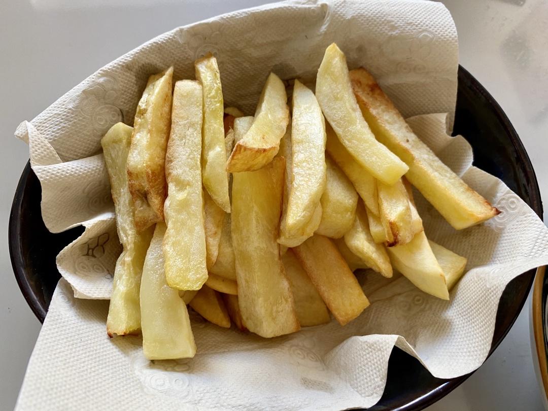 不用油也能炸出香脆好吃的薯条（空气炸锅版）