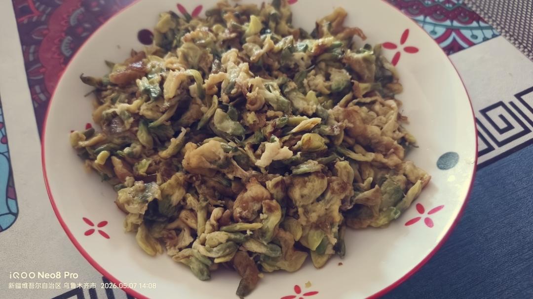 槐花炒鸡蛋