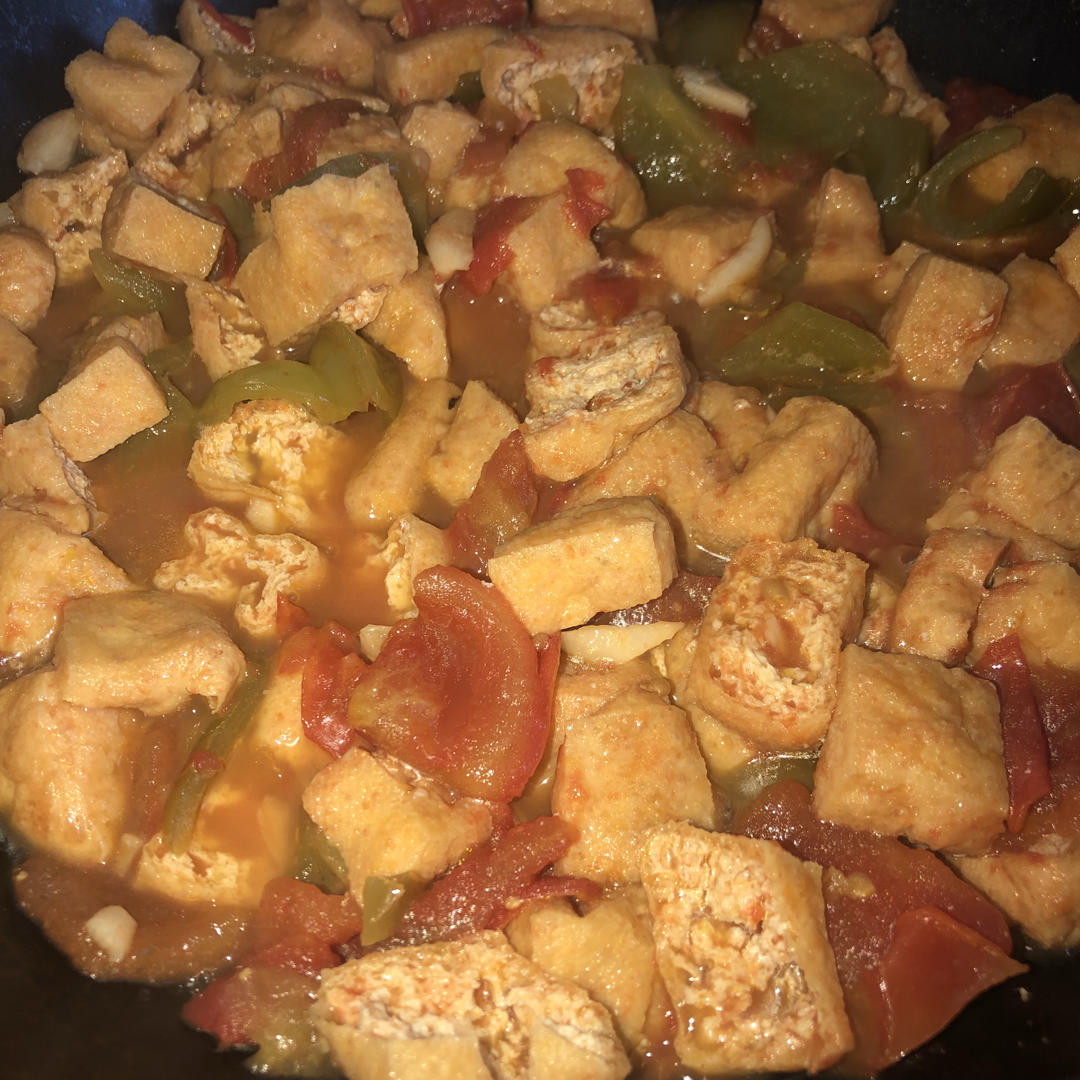 番茄焖豆腐泡，低脂开胃又营养。
