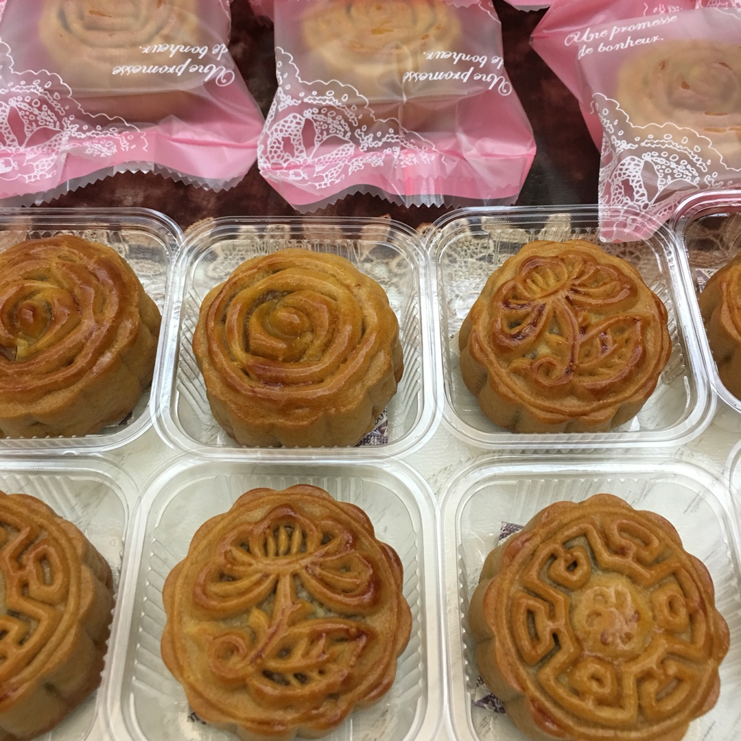 广式月饼——蛋黄莲蓉月饼