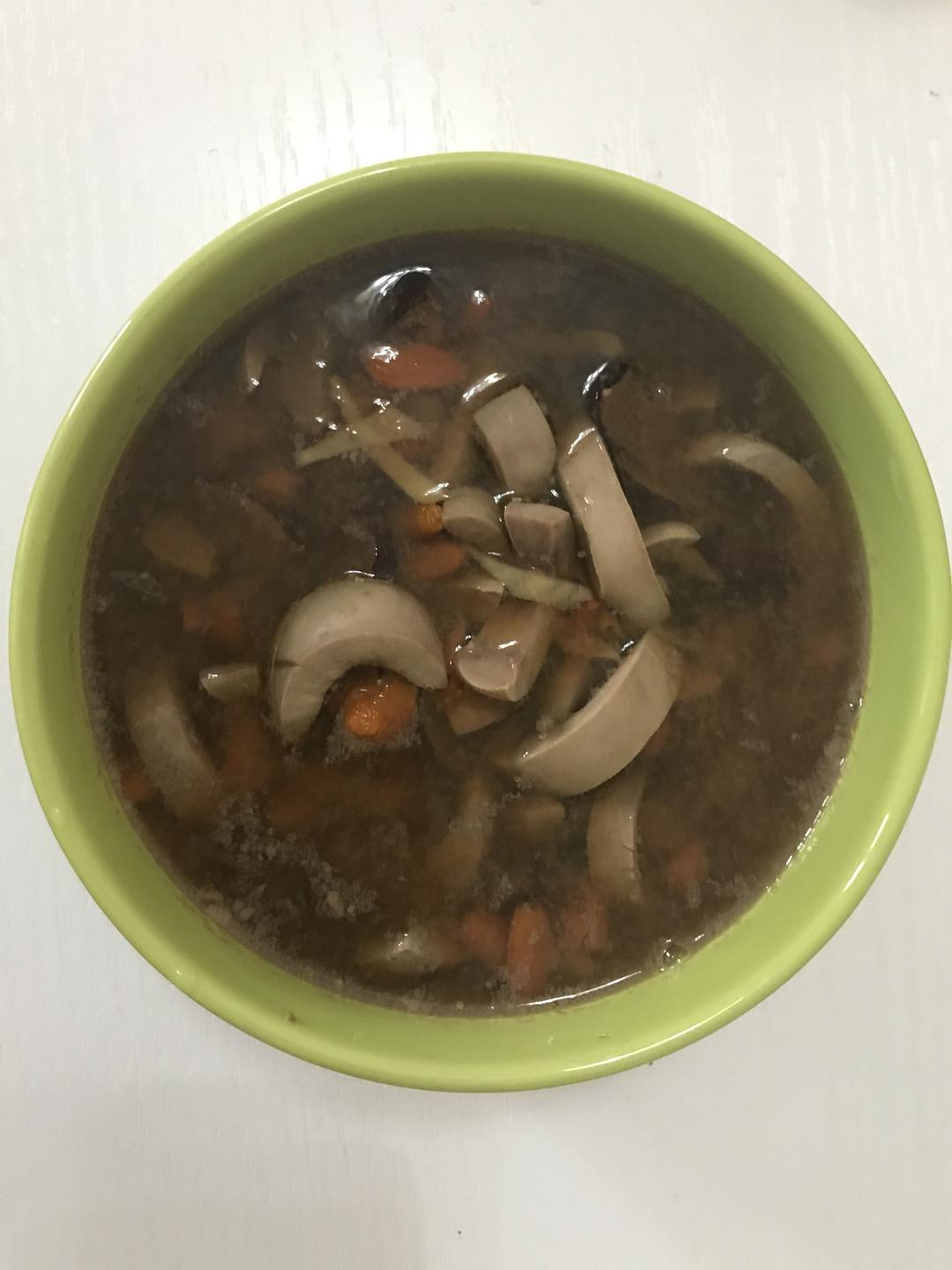 猪腰枸杞红枣汤