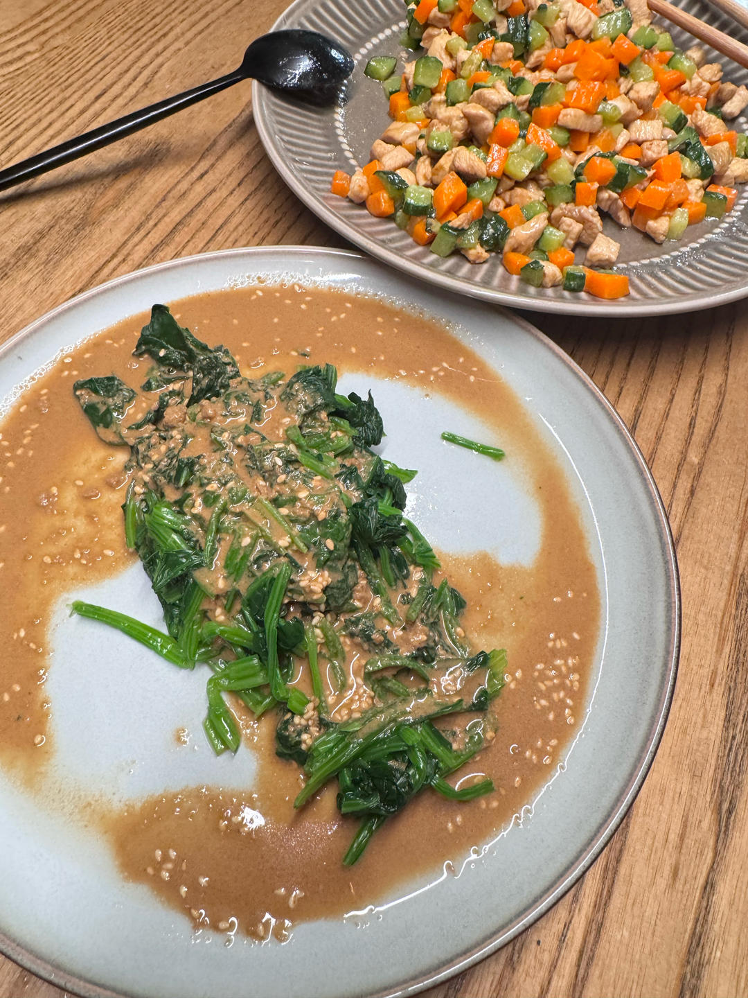 老少都爱吃的麻酱拌菠菜