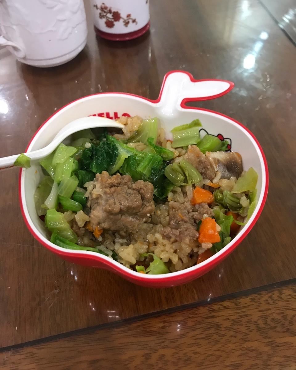 喷香排骨焖饭（爆好吃）