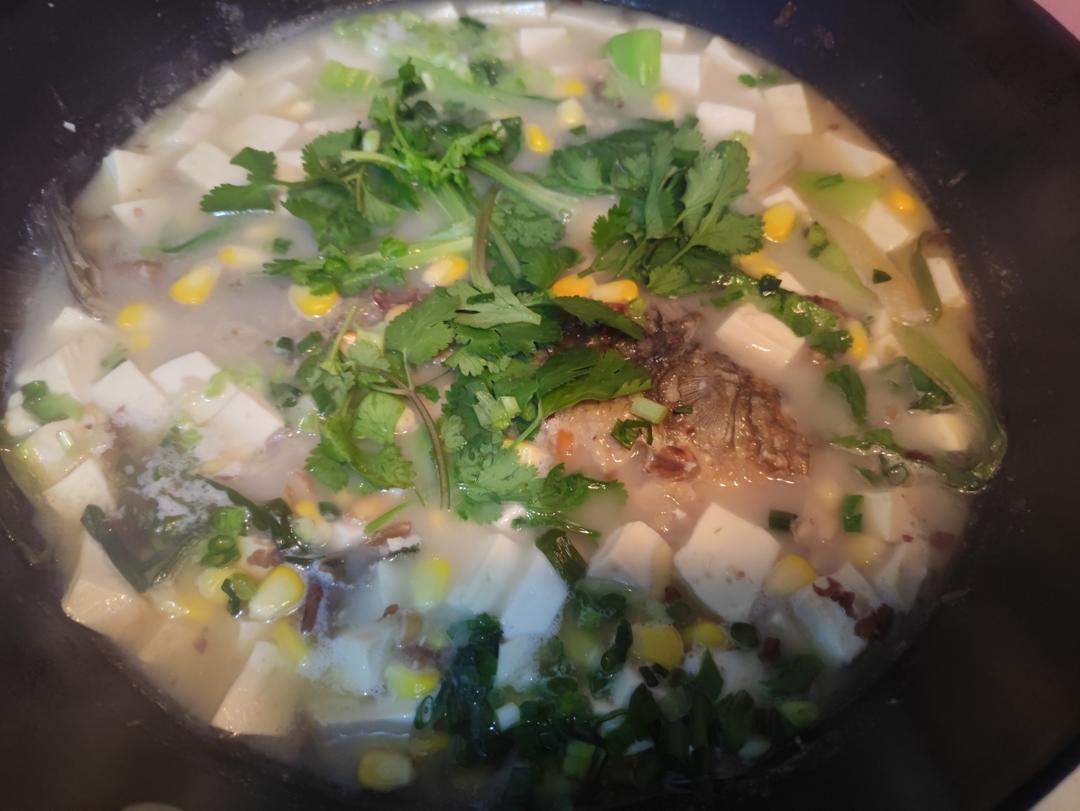奶白鲫鱼豆腐汤|一条鱼最后的温柔