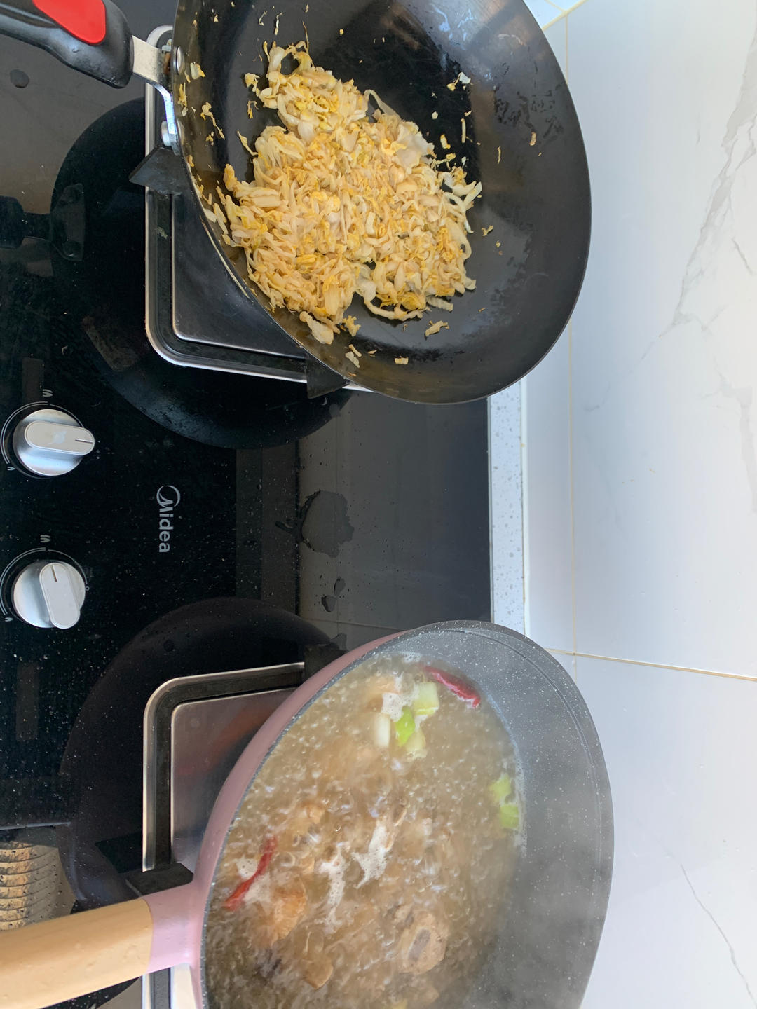 酸菜炖排骨😋地道东北菜
