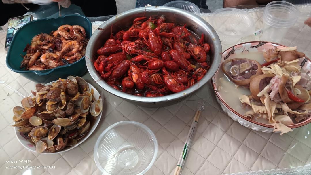 香辣小龙虾（用火锅底料）