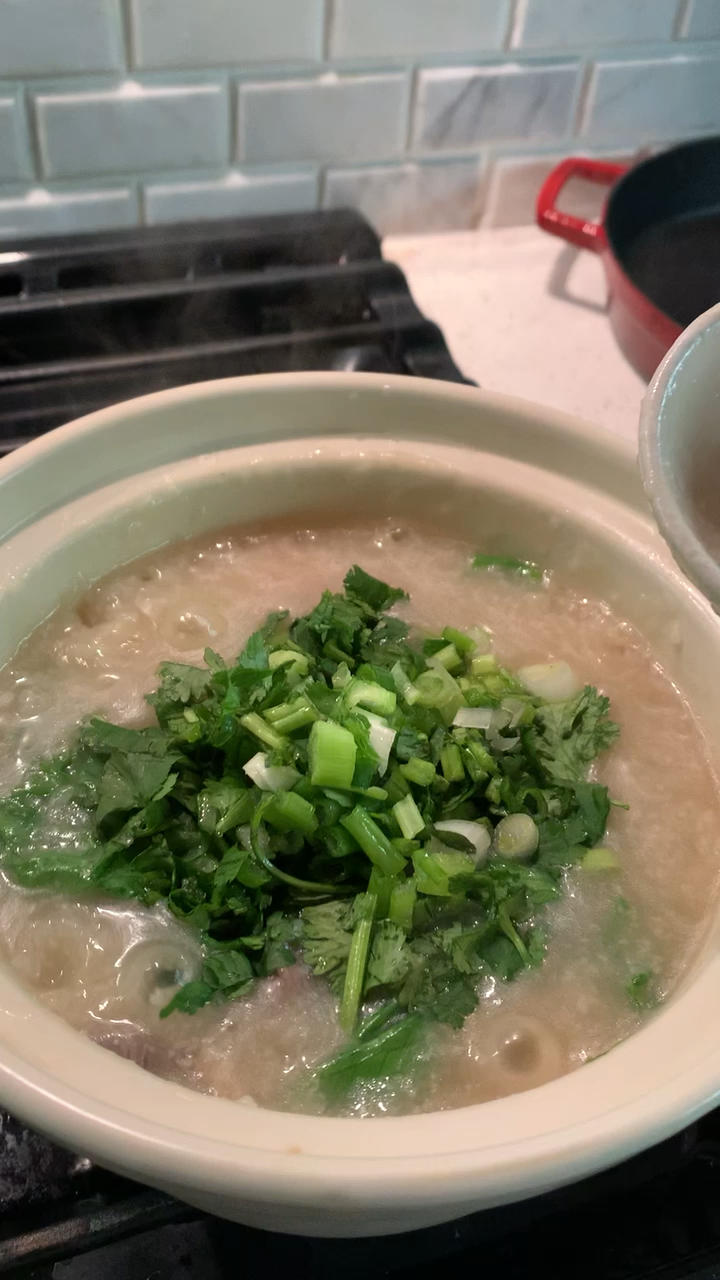 广式生菜丝牛肉粥