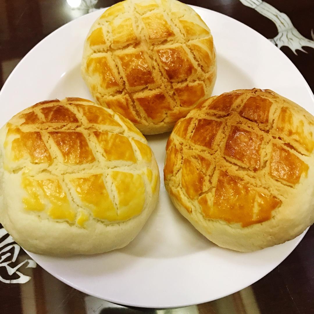 好吃到炸裂的港式菠萝包（附带制作酥皮的小视频）