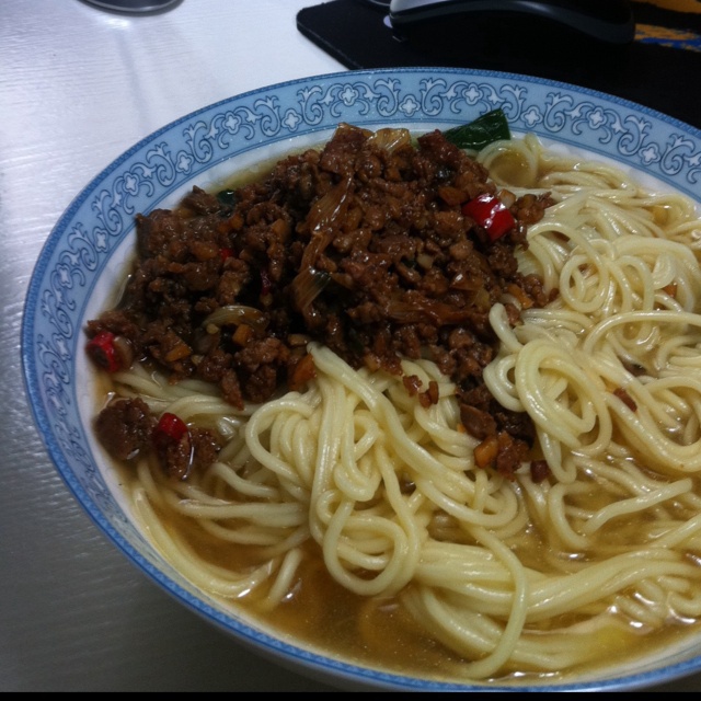 老上海辣肉面