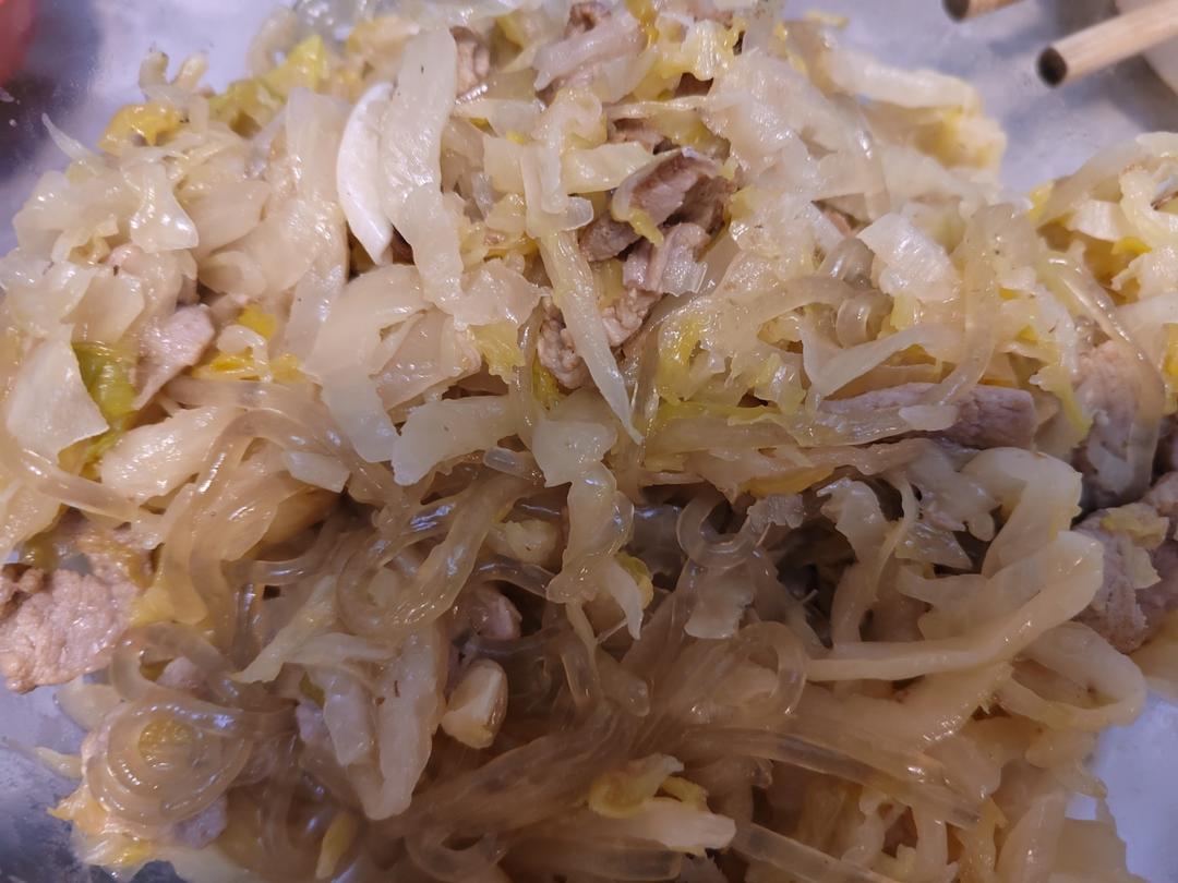 五花肉炖酸菜