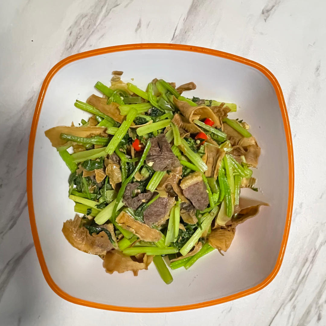 芹菜炒鸭肉