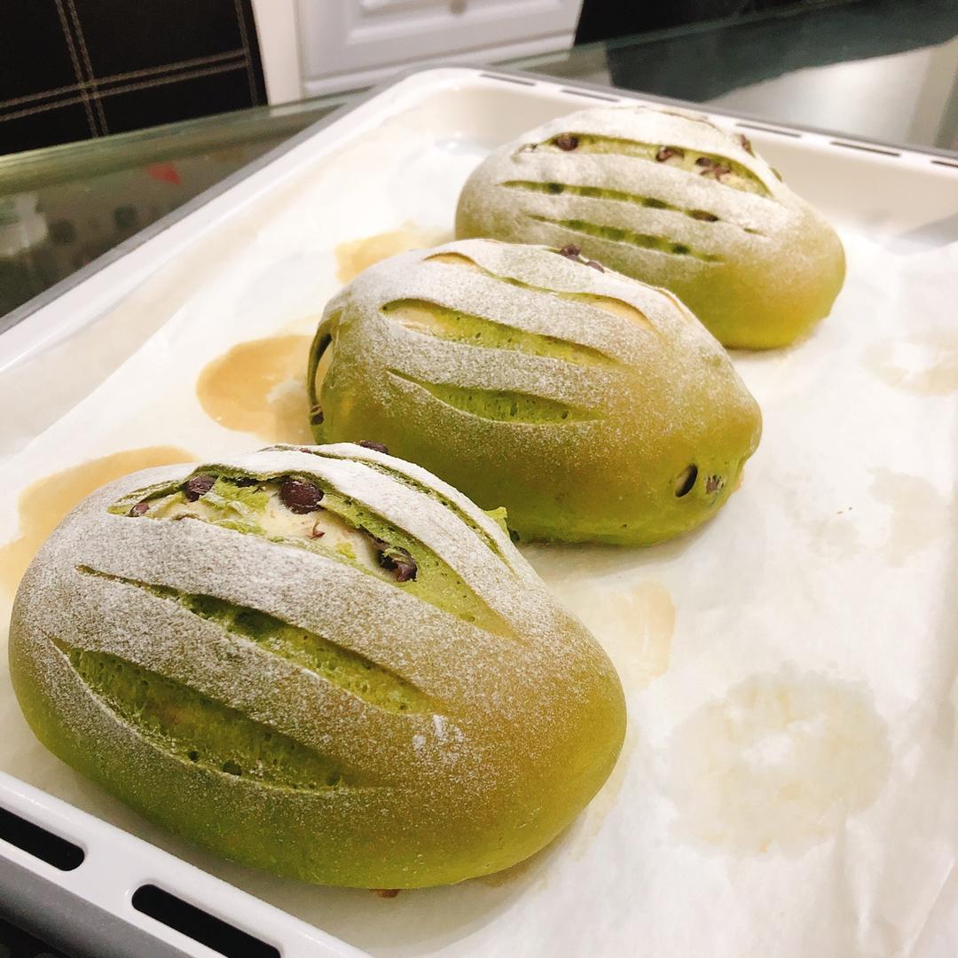 抹茶双色哈斯面包，红豆欧包