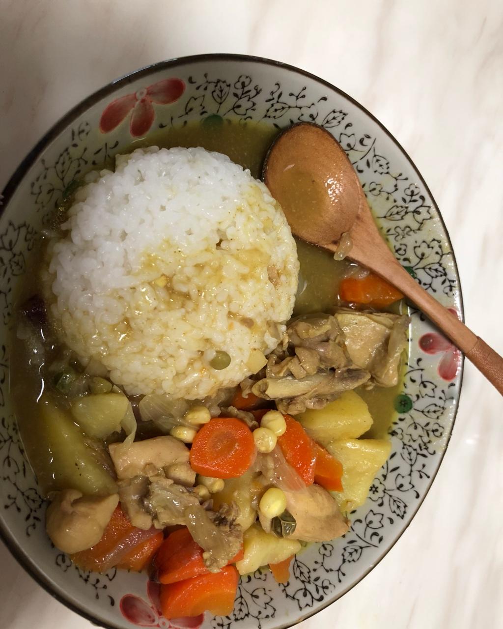 咖喱鸡块饭