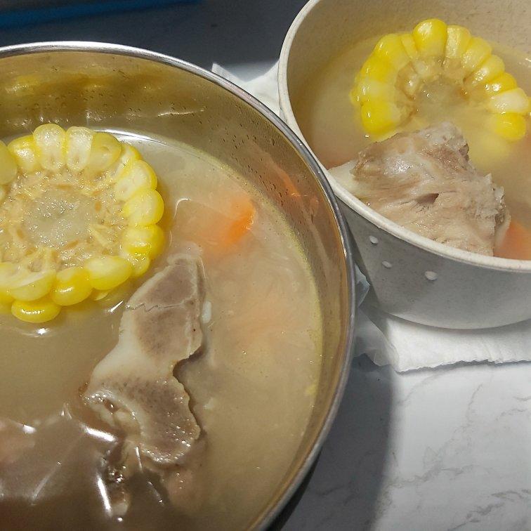 教你炖出来奶白色的排骨汤，香甜可口