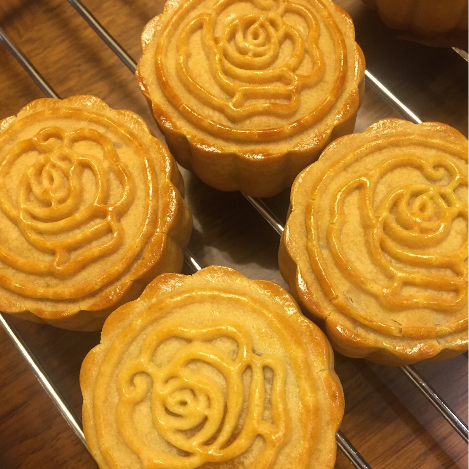 广式月饼——蛋黄莲蓉月饼