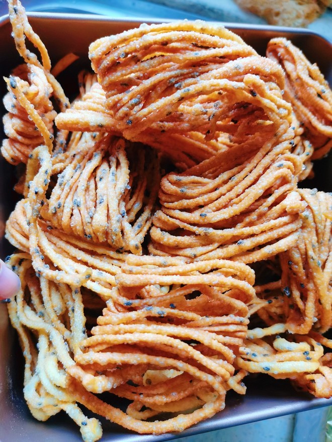【过年零食炸馓子的做法步骤图,怎么做好吃】胖手玛奇朵_下厨房