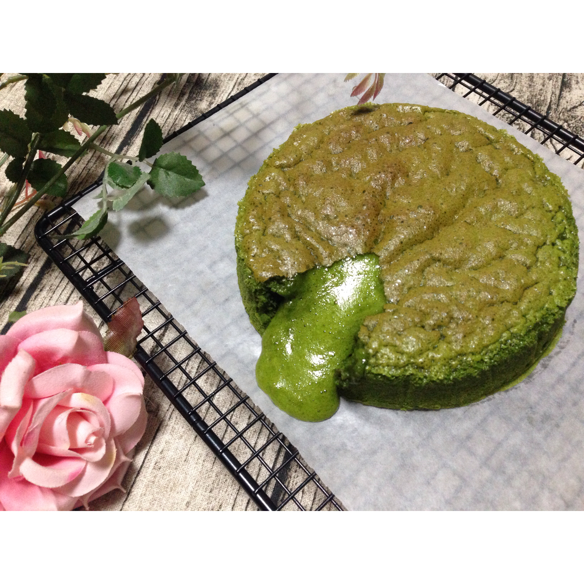 爆浆的巧克力凹蛋糕