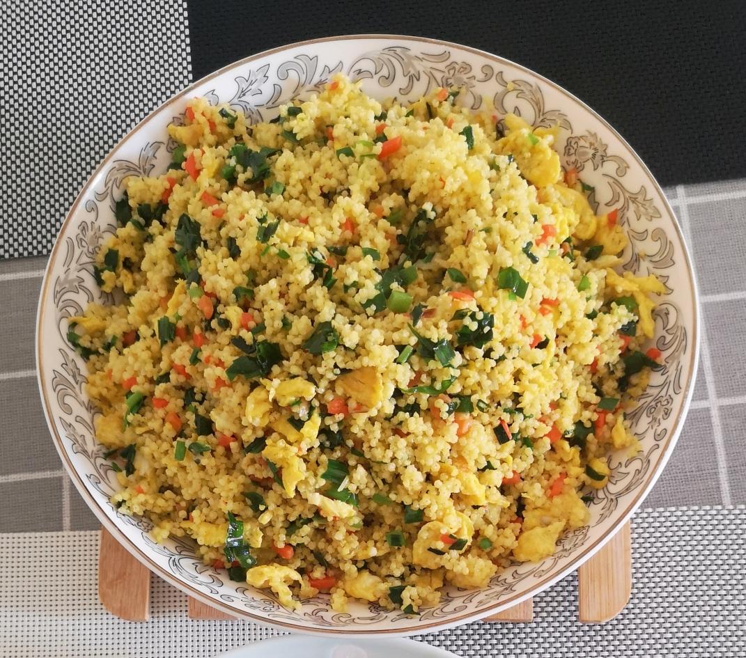 韭菜鸡蛋炒小米-记忆中小米捞饭的做法