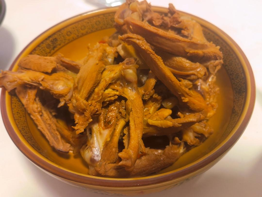 自制周黑鸭～完爆连锁店的麻辣鸭货和素菜～鸭肠鸭脖鸭锁骨藕片海带～