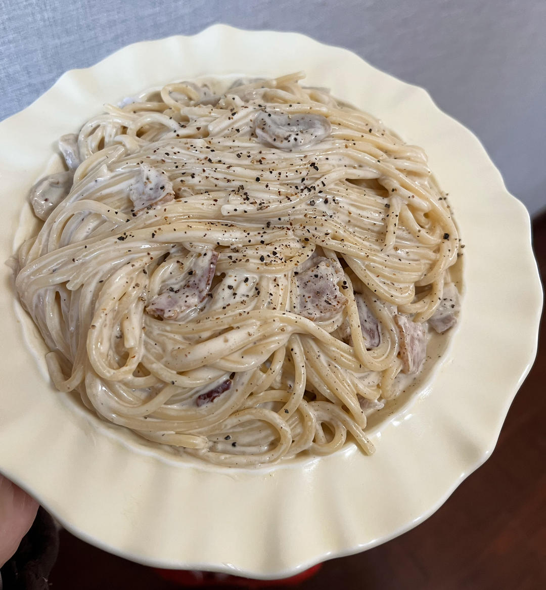 奶油蘑菇培根意大利面