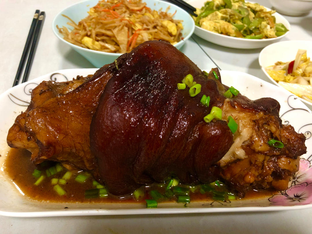 【红烧肘子】（家庭版卤蹄膀）