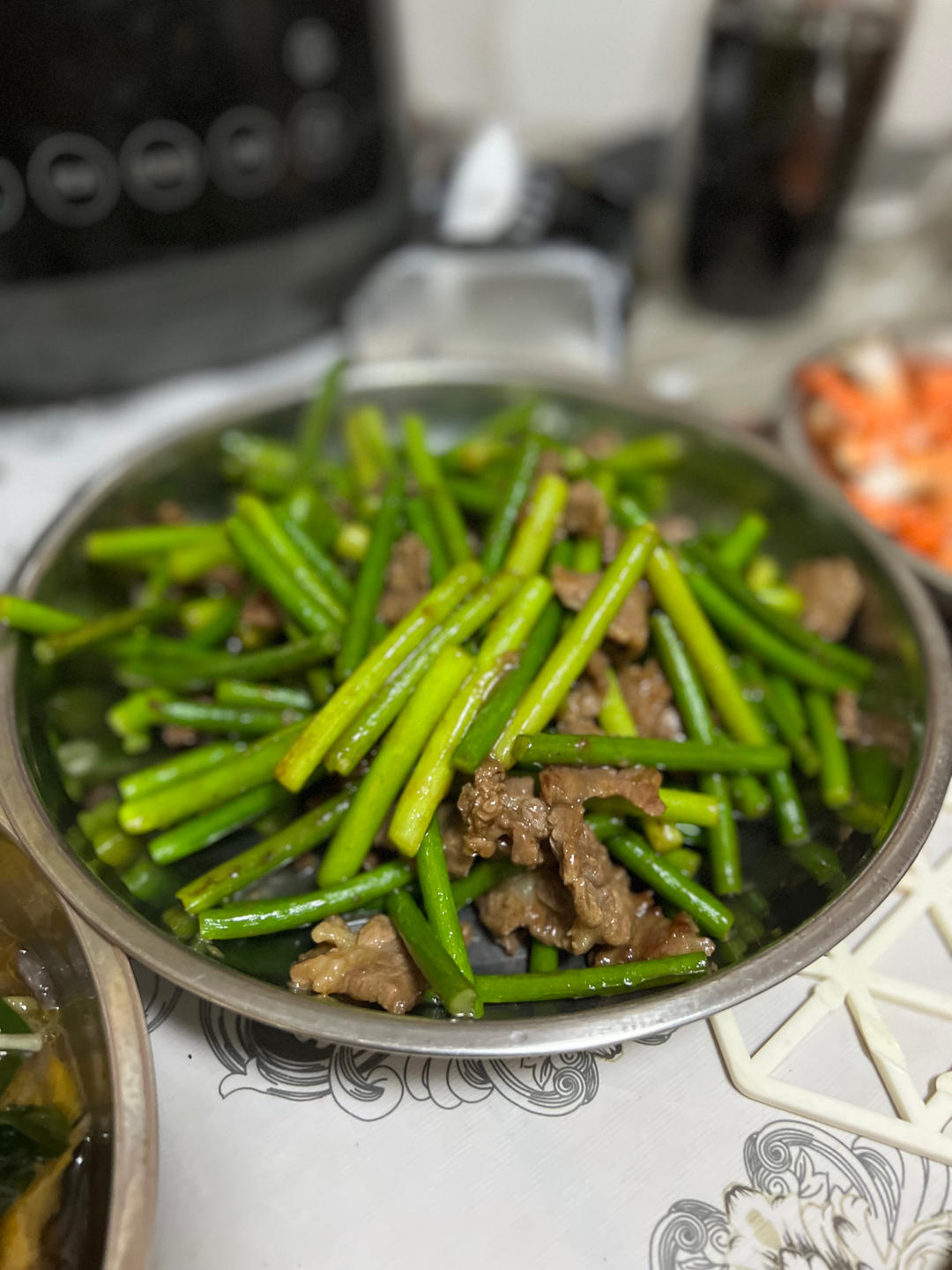 蒜苔炒烧肉