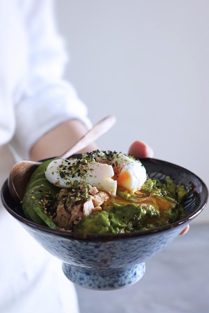 牛油果海苔肉松拌饭