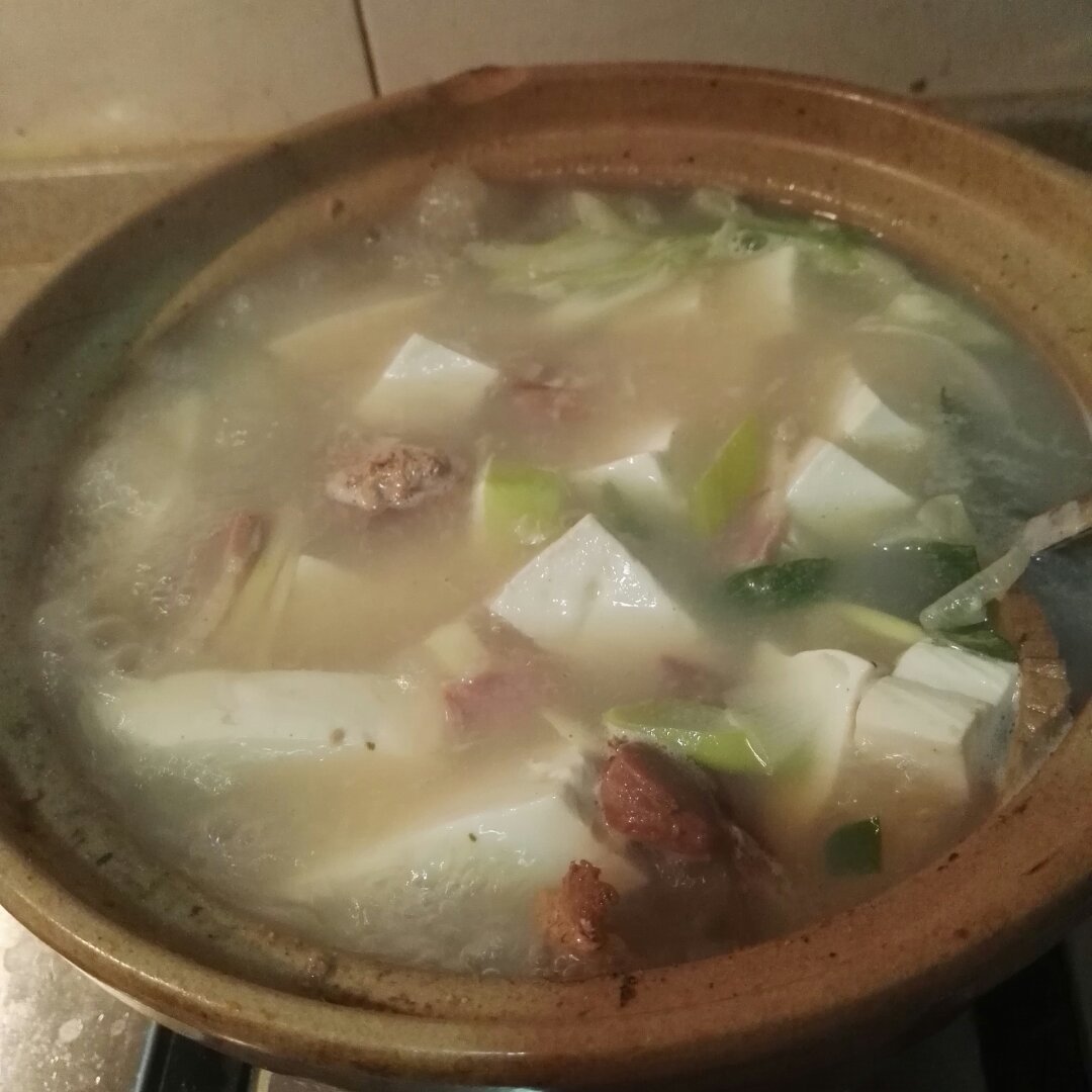 河蚌咸肉豆腐煲