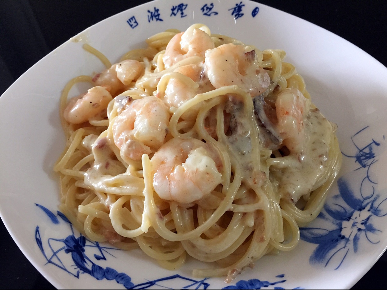培根奶油鲜虾意面