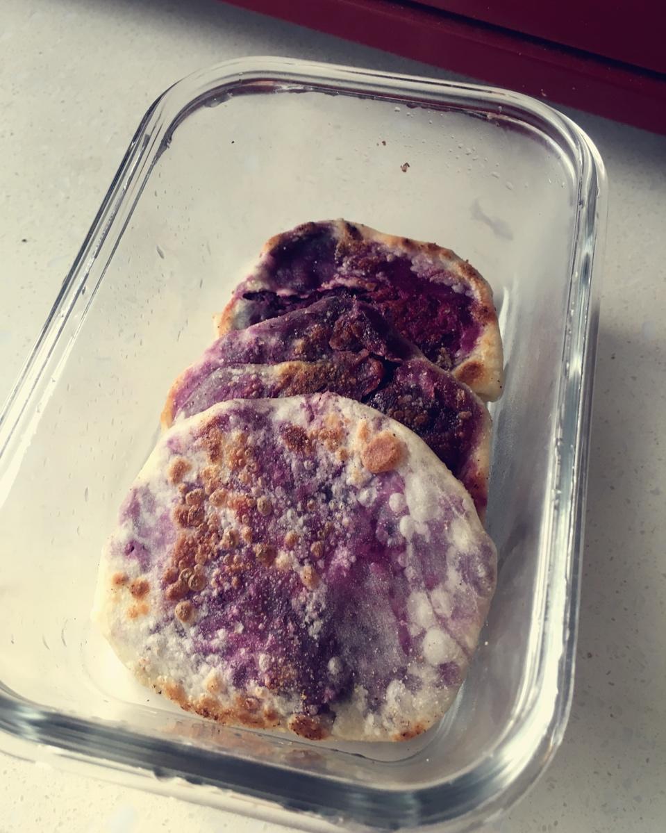 【饺子皮紫薯饼】