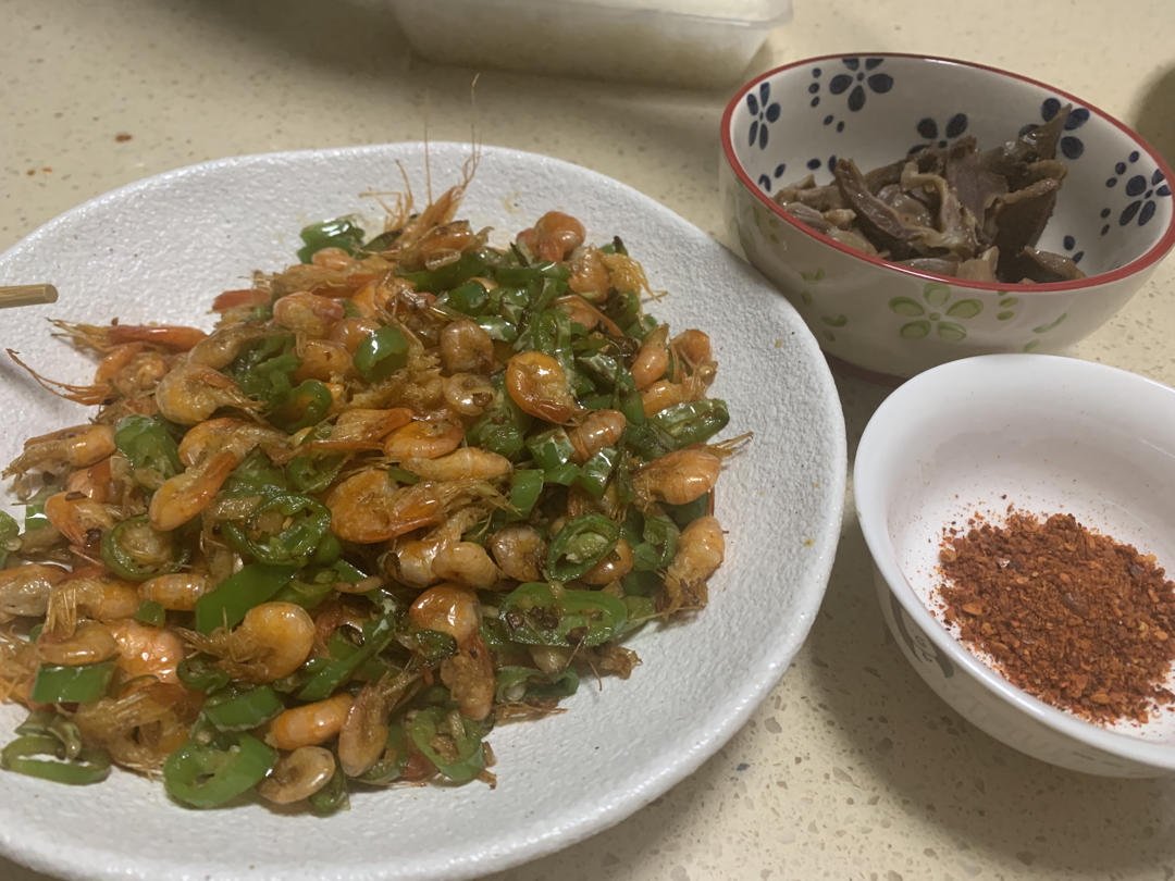 家常徽菜：青椒炒小河虾