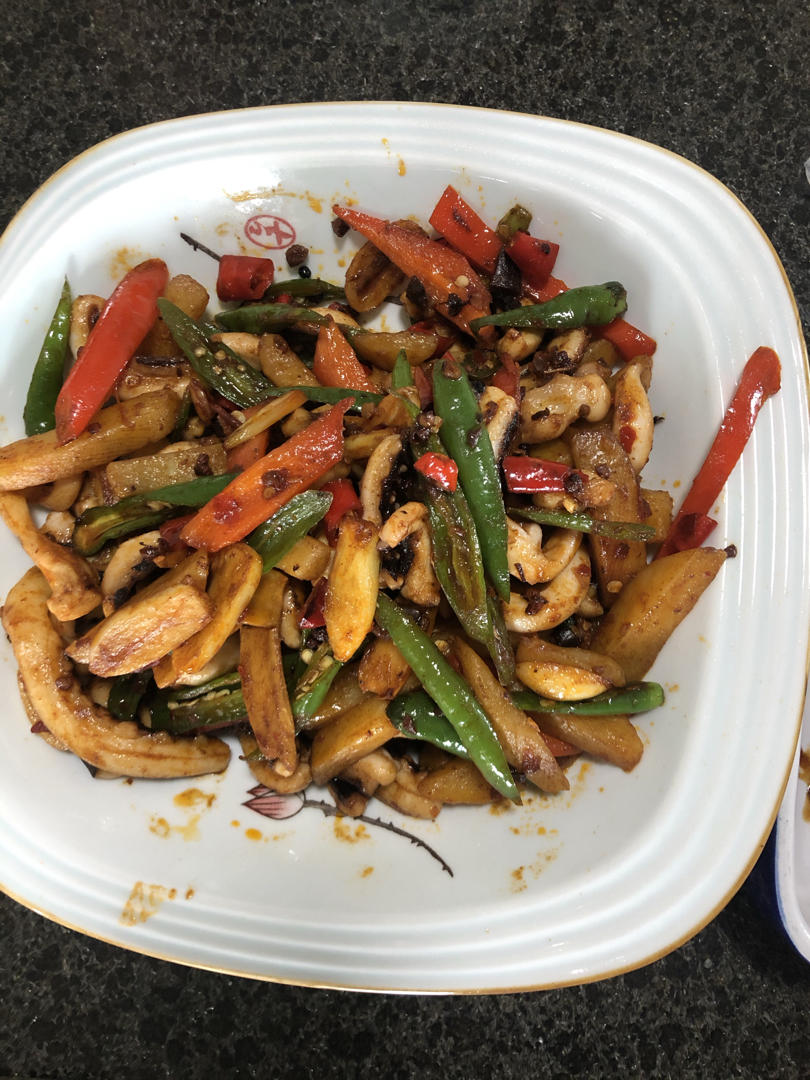 好吃到哭的土豆鱿鱼须